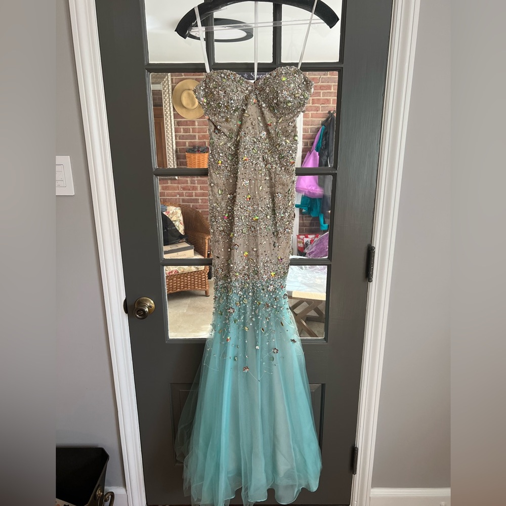 Beaded Terani Couture Mermaid-style Prom/pageant gown nude/aqua tulle skirt Sz 4